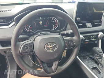 2025 Toyota RAV4 LE - miniatura 16