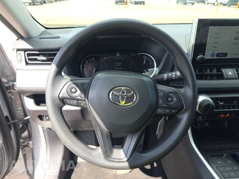 2025 Toyota RAV4 LE - miniatura 10
