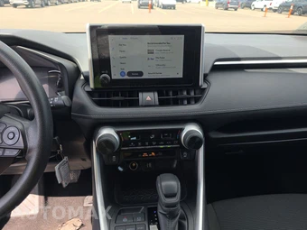 2025 Toyota RAV4 LE - miniatura 11