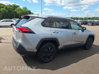2025 Toyota RAV4 LE - miniatura 4