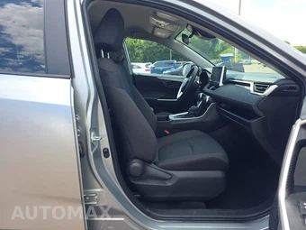 2025 Toyota RAV4 LE - miniatura 8