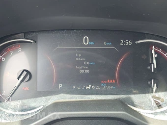 2025 Toyota RAV4 LE - miniatura 12