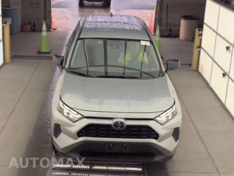 2025 Toyota RAV4 LE - miniatura 2