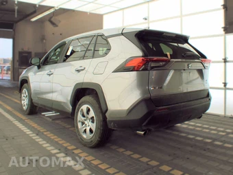 2025 Toyota RAV4 LE - miniatura 6