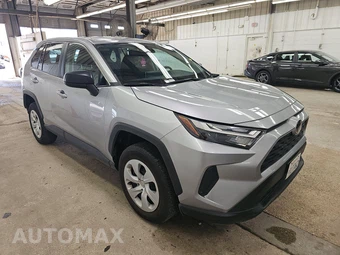 2025 Toyota RAV4 LE - miniatura 3