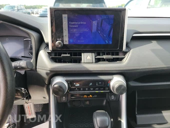 2025 Toyota RAV4 LE - miniatura 11