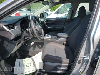 2025 Toyota RAV4 LE - miniatura 7