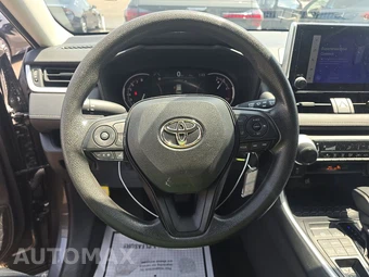 2025 Toyota RAV4 LE - miniatura 10
