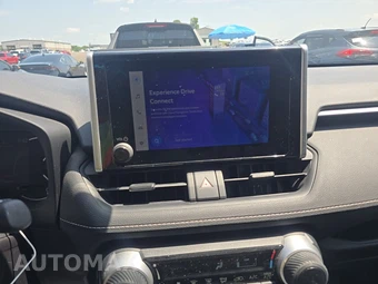 2025 Toyota RAV4 LE - miniatura 11