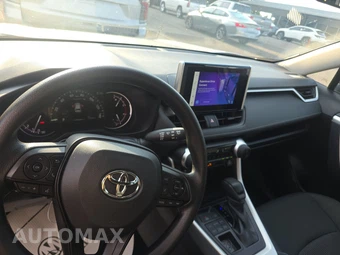 2025 Toyota RAV4 LE - miniatura 11