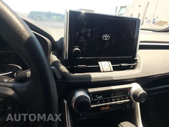 2025 Toyota RAV4 LE - miniatura 11