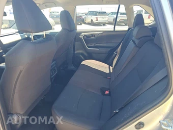 2025 Toyota RAV4 LE - miniatura 13