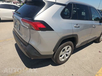 2025 Toyota RAV4 LE - miniatura 4