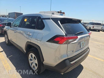 2025 Toyota RAV4 LE - miniatura 6