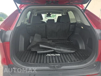 2025 Toyota RAV4 LE - miniatura 16