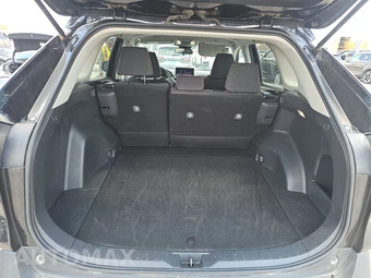 2025 Toyota RAV4 LE - miniatura 16