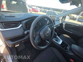 2025 Toyota RAV4 LE – miniatura 10