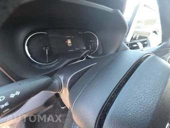 2025 Toyota RAV4 LE – miniatura 12