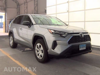 2025 Toyota RAV4 LE – miniatura 3