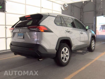 2025 Toyota RAV4 LE – miniatura 4