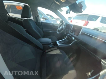2025 Toyota RAV4 LE – miniatura 8
