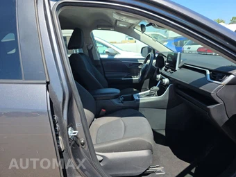 2025 Toyota RAV4 LE - miniatura 8