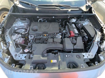 2025 Toyota RAV4 LE - miniatura 15