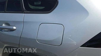 2025 Toyota RAV4 LE - miniatura 21