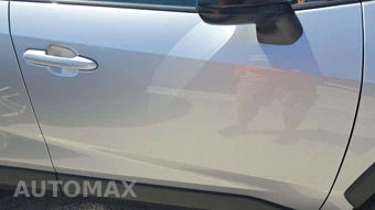 2025 Toyota RAV4 LE - miniatura 23