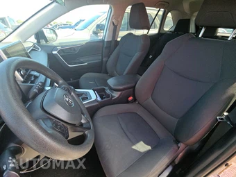 2025 Toyota RAV4 LE - miniatura 7