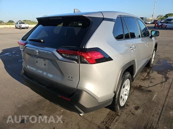 2025 Toyota RAV4 LE - miniatura 4