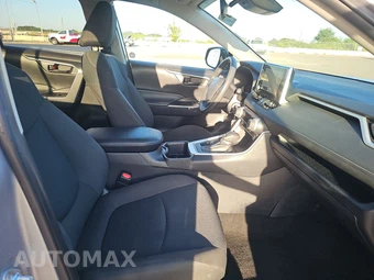 2025 Toyota RAV4 LE - miniatura 8