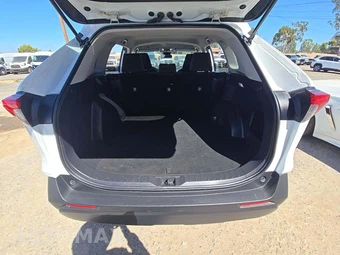 2025 Toyota RAV4 LE - miniatura 14