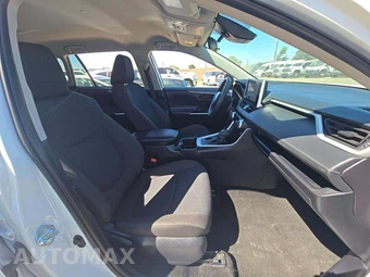 2025 Toyota RAV4 LE - miniatura 18