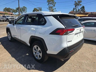 2025 Toyota RAV4 LE - miniatura 2