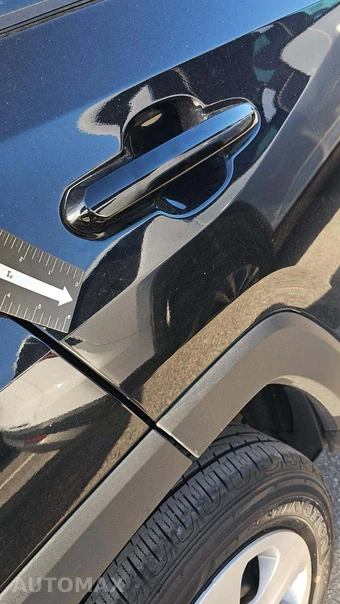 2025 Toyota RAV4 LE - miniatura 20
