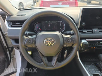 2025 Toyota RAV4 LE - miniatura 10