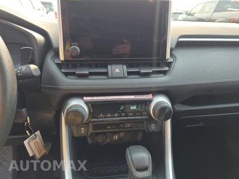 2025 Toyota RAV4 LE - miniatura 11