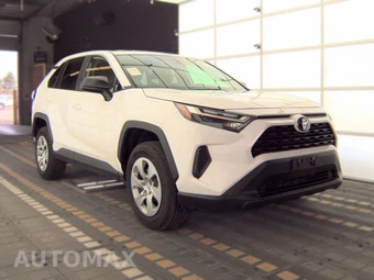 2025 Toyota RAV4 LE - miniatura 3