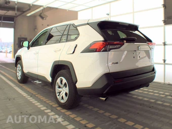 2025 Toyota RAV4 LE - miniatura 6