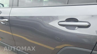 2025 Toyota RAV4 LE - miniatura 19