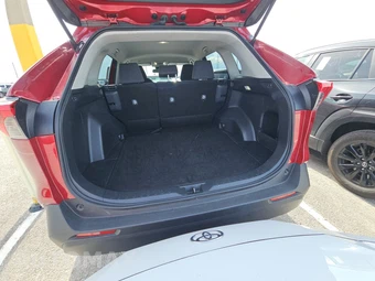 2025 Toyota RAV4 LE - miniatura 16