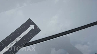 2025 Toyota RAV4 LE - miniatura 26