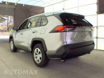 2025 Toyota RAV4 LE - miniatura 6
