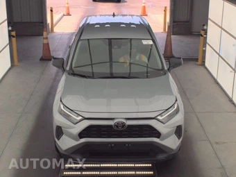 2025 Toyota RAV4 LE - miniatura 2