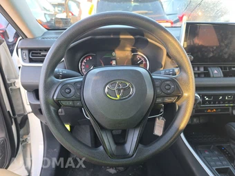 2025 Toyota RAV4 LE - miniatura 10