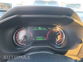 2025 Toyota RAV4 LE - miniatura 12