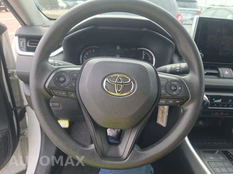 2025 Toyota RAV4 LE - miniatura 10