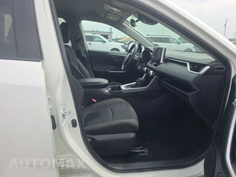 2025 Toyota RAV4 LE - miniatura 8