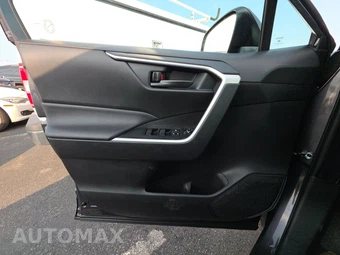 2025 Toyota RAV4 LE - miniatura 9